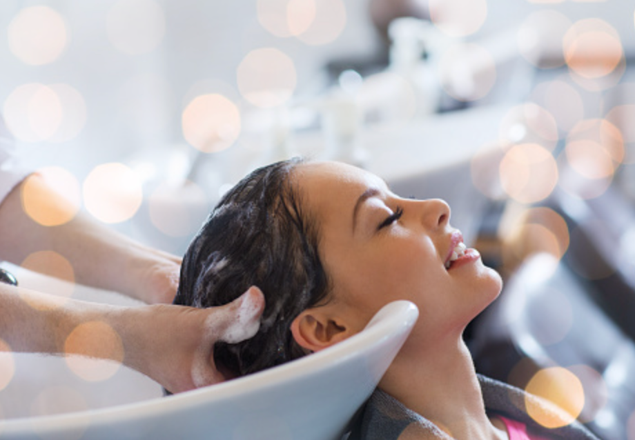 The Ultimate Guide: Choosing the Perfect Salon Experience for Women