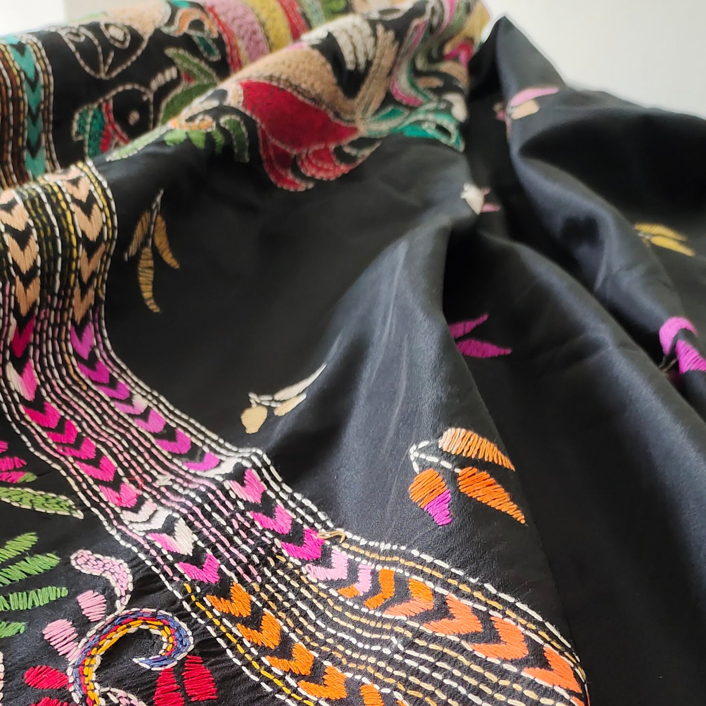 Artistic Fishtail Elegance: Black Abstract Kantha Saree